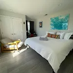 Art House King Beds Near The Breweries