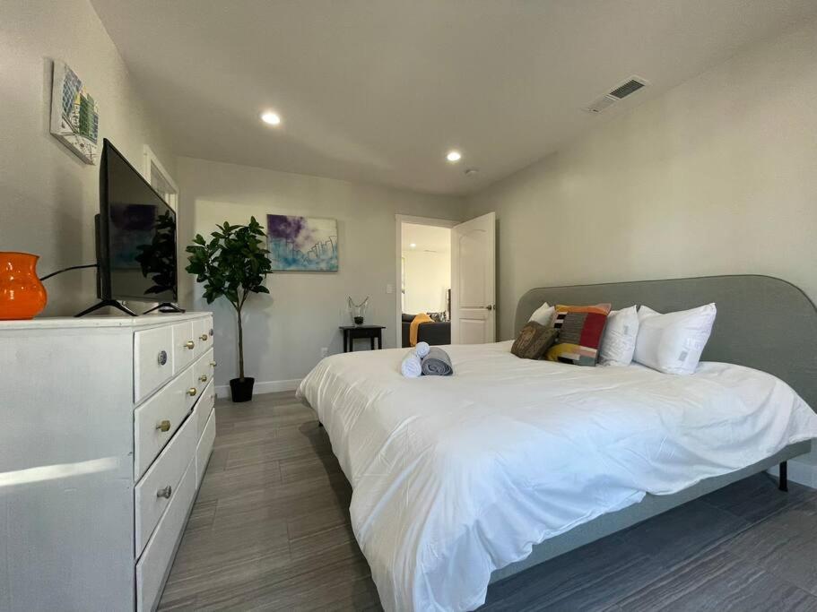 Holiday home Art House King Beds Near The Breweries *